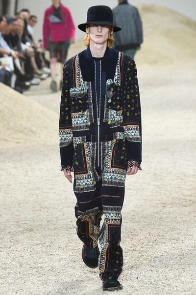 Look 19